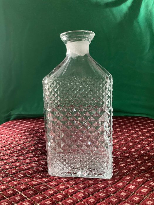 Karafka szklana bez korka i miseczka