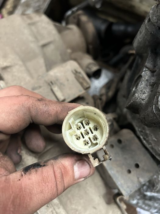 Продам роздатку 47300-3С200 Киа Соренто 2.5