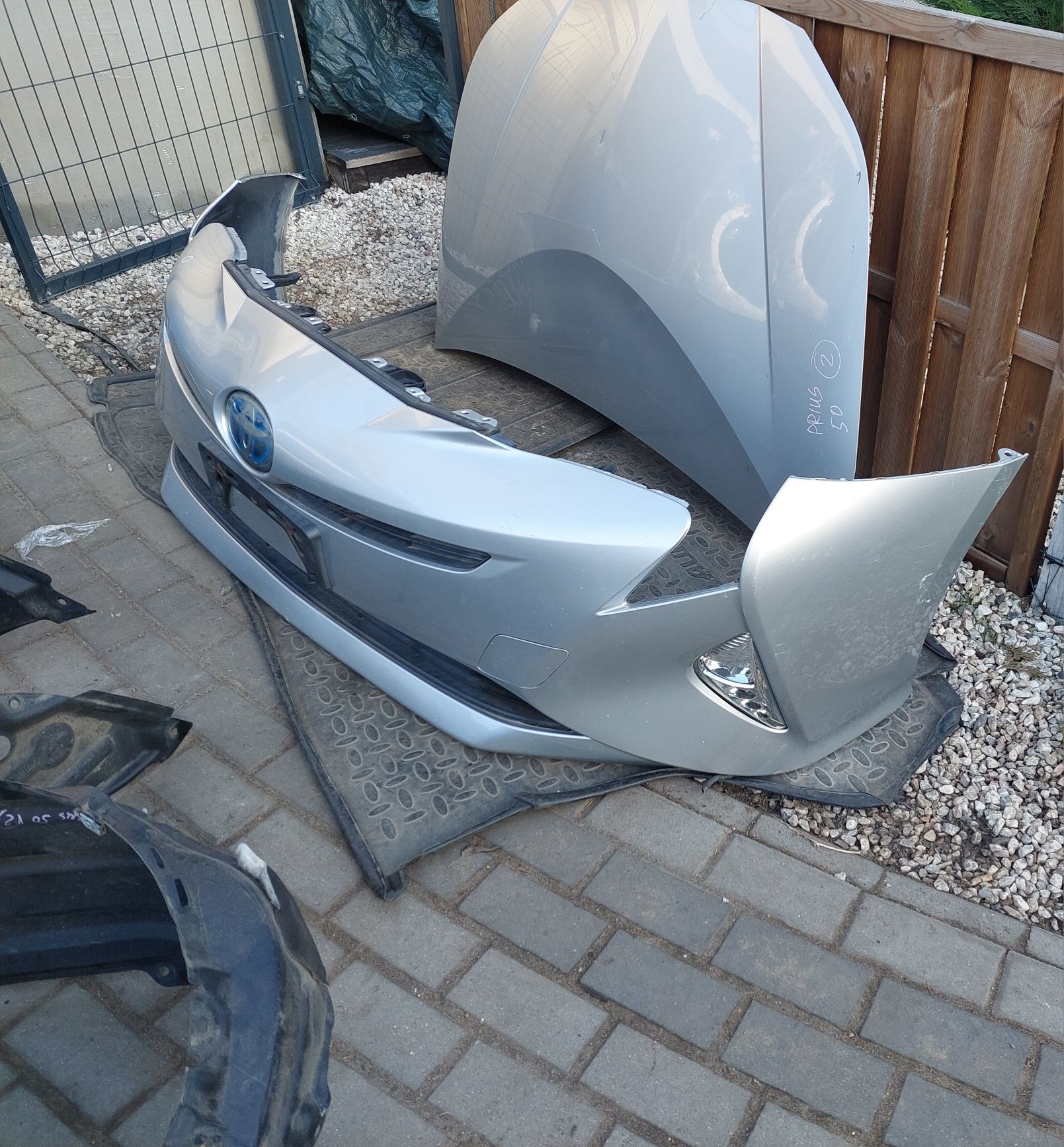 Prius IV 4 2015- kompletny przód maska zderzak lampy itd