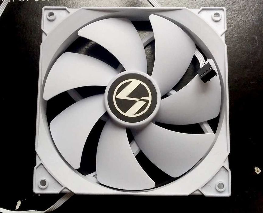 Вентилятор LIAN LI Uni Fan — 4 пин — 140 мм