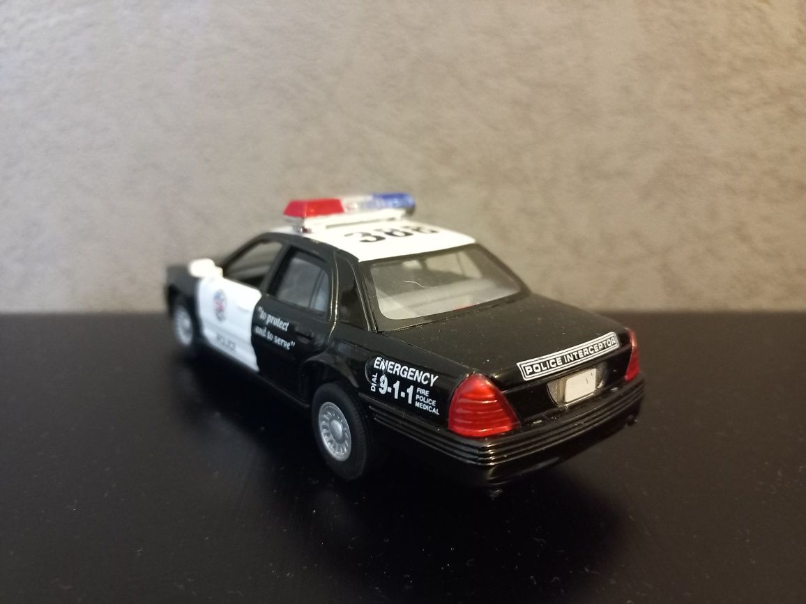 Ford Crown Victoria Police Interceptor