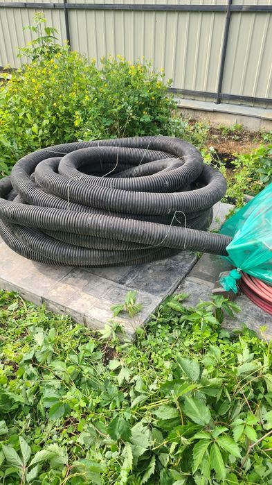 Труба гофрірована  д.110/90 з протяжкоюяжкоюю.