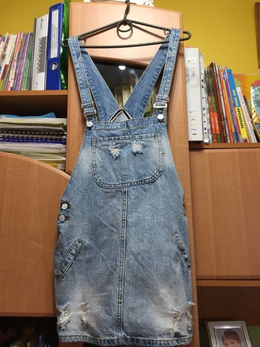 Стильный джинсовый комбез-юбка, с карманами