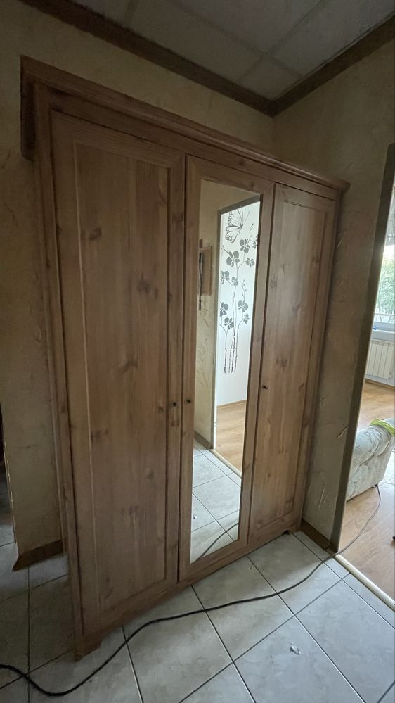 1p. Nowe AGD. 3 oddzielne pok z balkonem. WC i łazienka.  Doposażenie