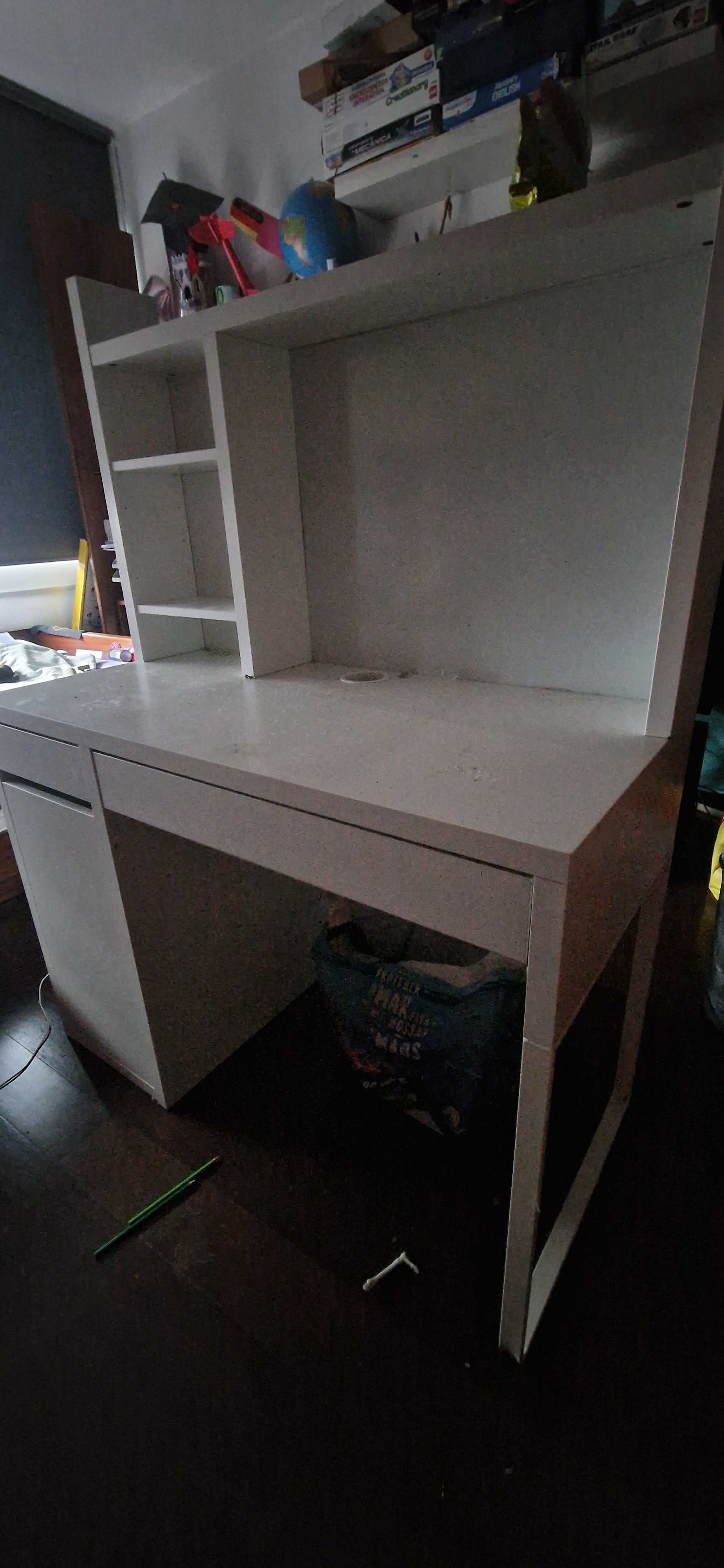 Secretária Micke IKEA com modulo adicional