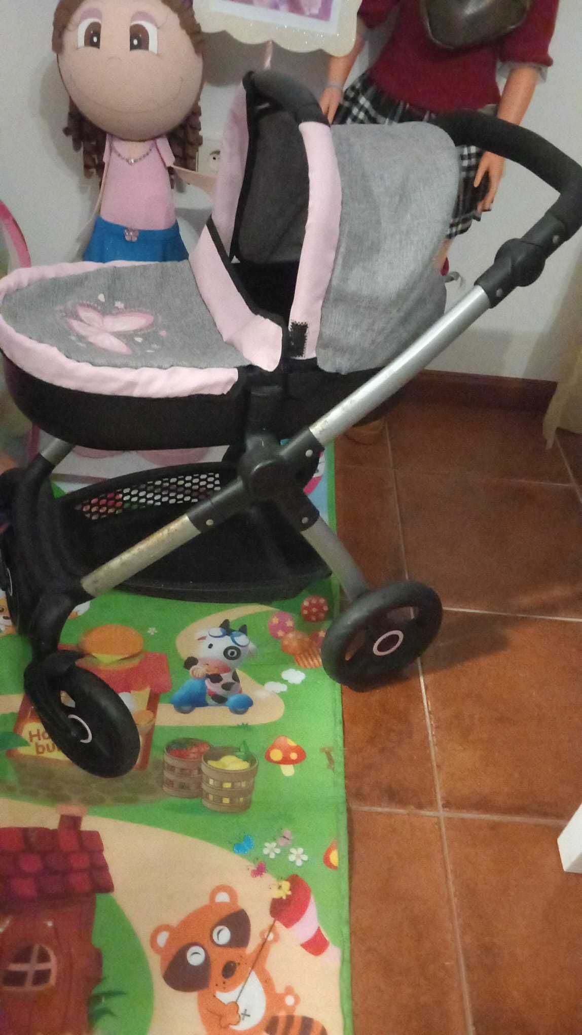 Carrinho de boneca