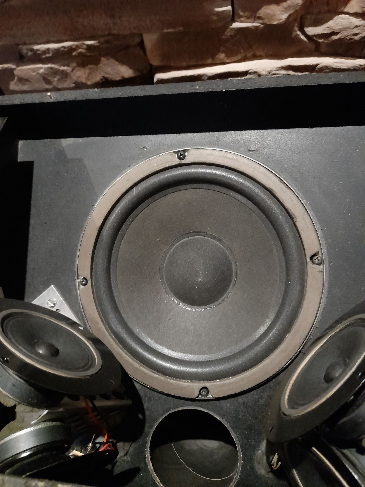 Monitor Bose 601 - super dźwięk pod centralny
