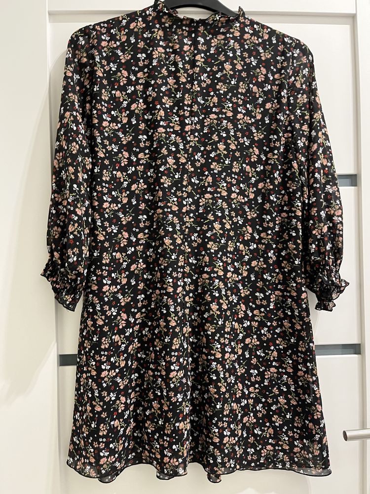 Zara sukienka w kwiaty falbanki mini krój A