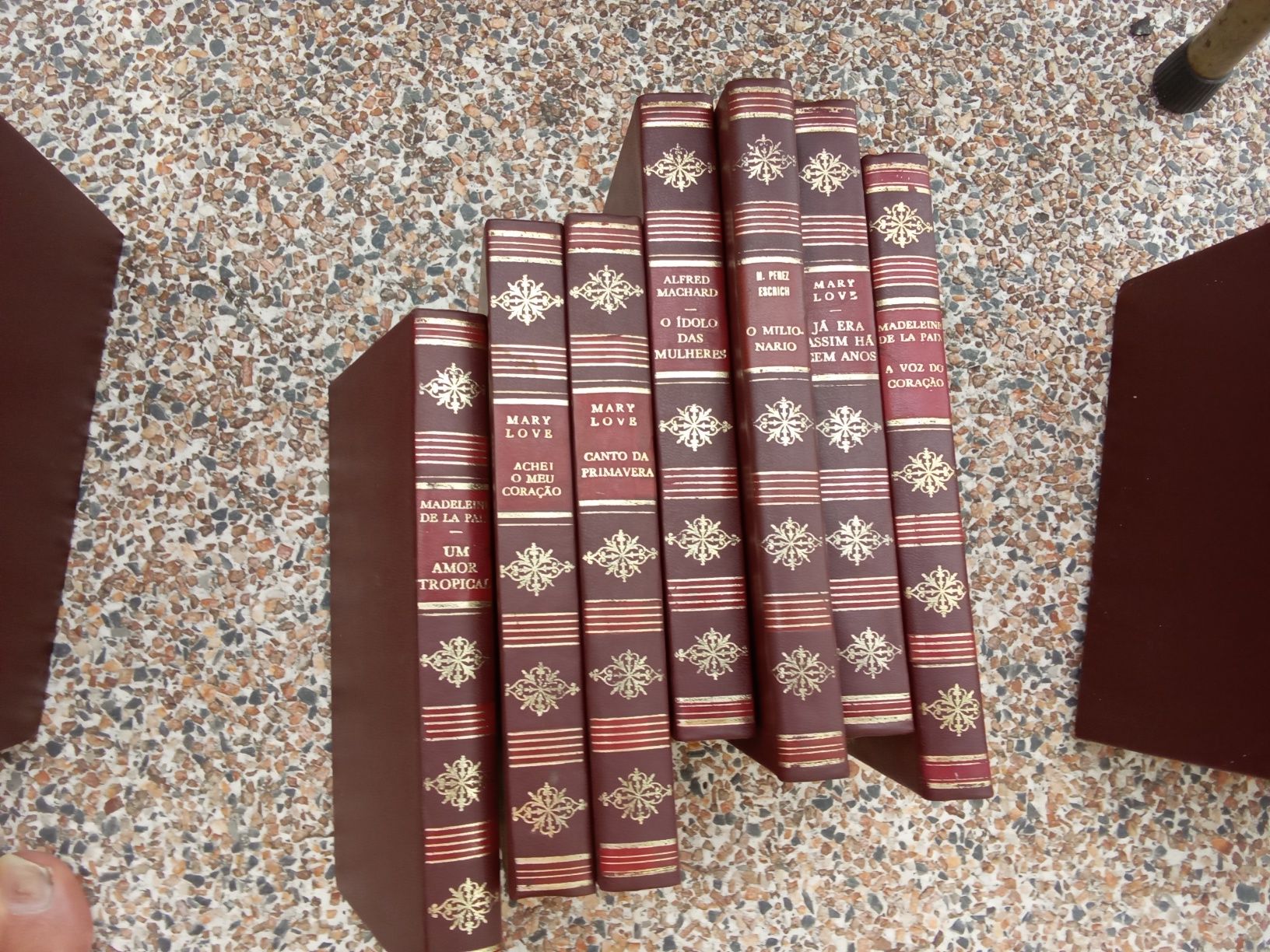 Livros antigos encardenados bolso século/Romano/Guimares outrosDesde2E