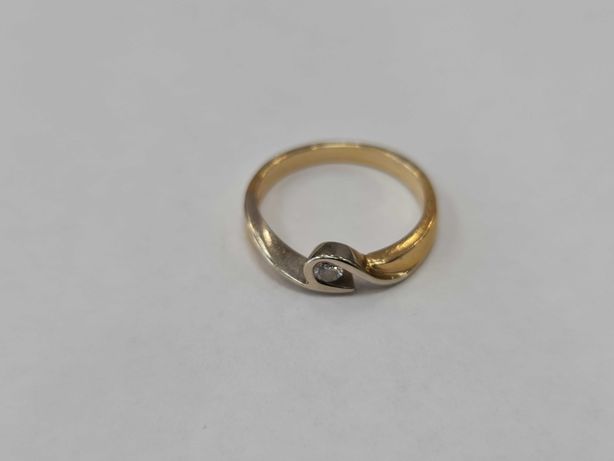 Złoty pierścionek/ Apart/ 585/ 2.36 gram/ R10/ Brylant 0.05 CT