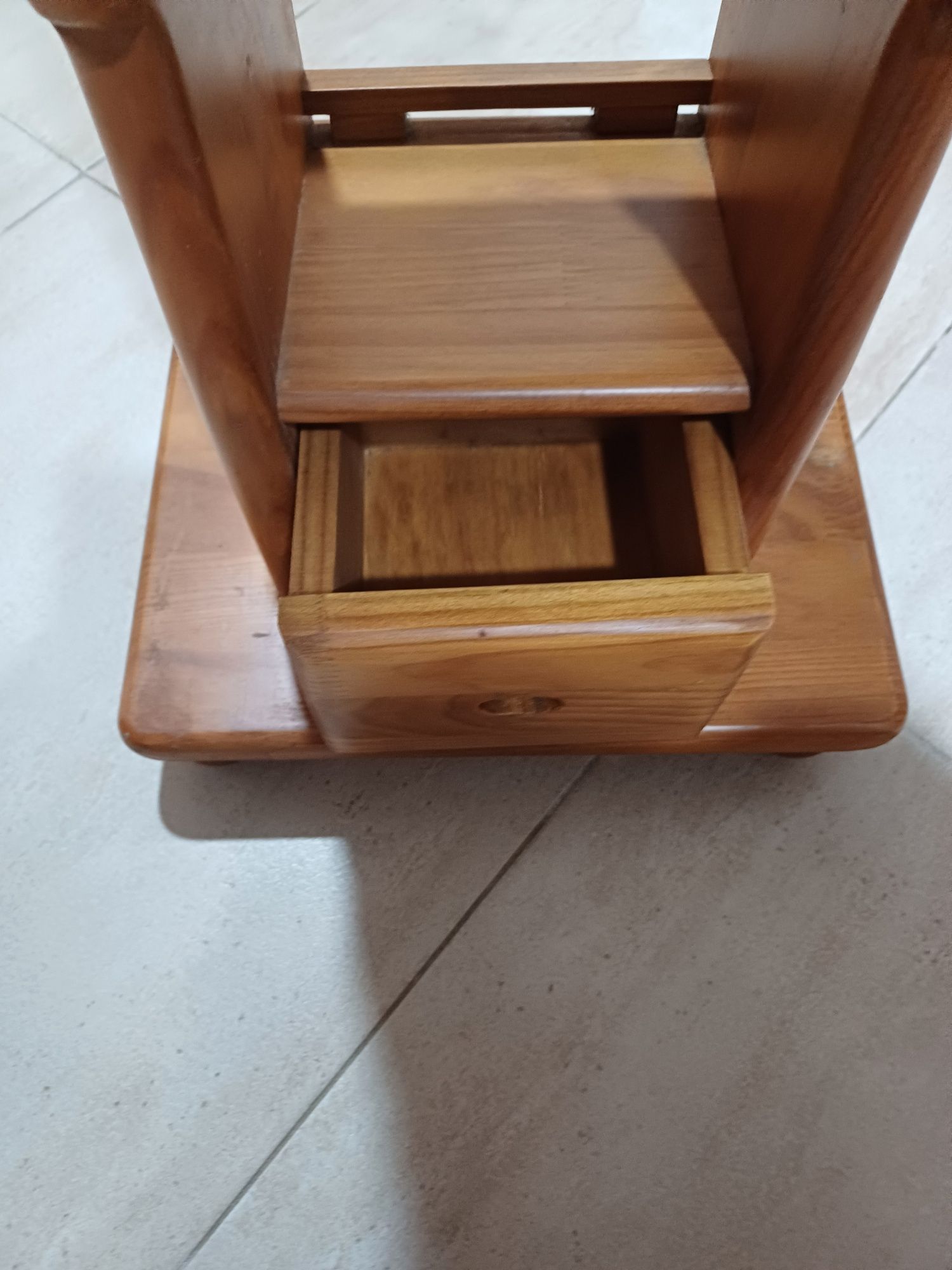 Móvel para CDS com gaveta