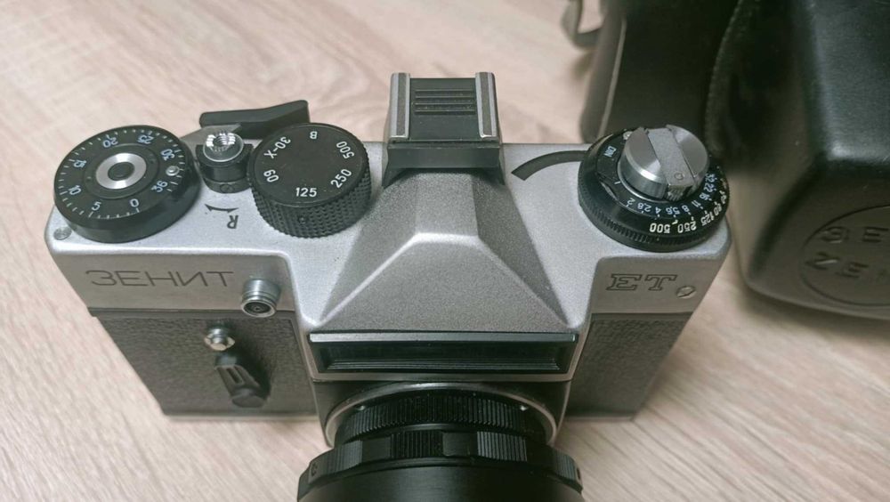 Aparat analogowy Zenit ET + obiektyw Helios