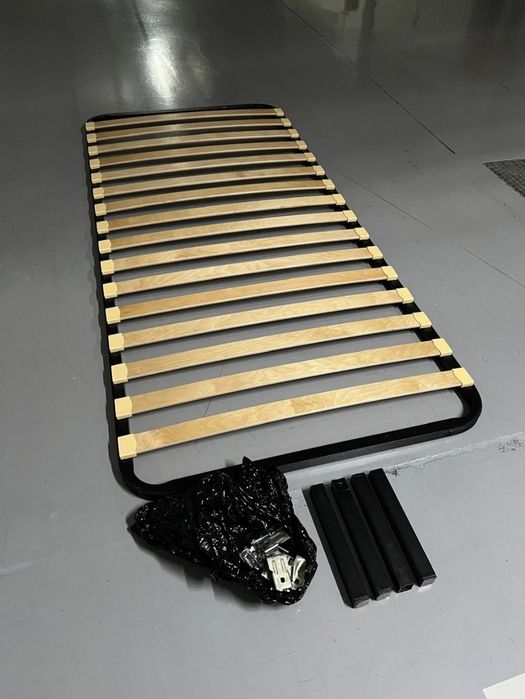 Cama com colchão  valor 40