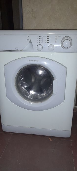 Продам стиральная аристон
