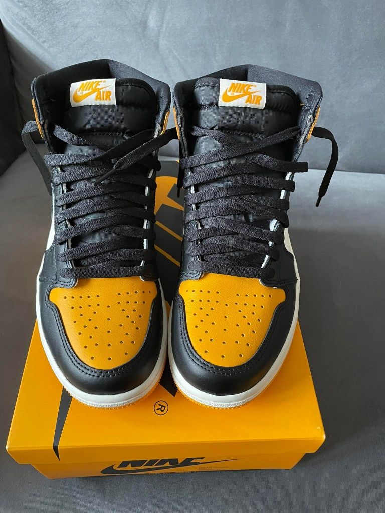 Nike Air Jordan 1 Retro High OG Yellow Toe „Taxi”
EUR: 42
UK: 7,5
cm.: