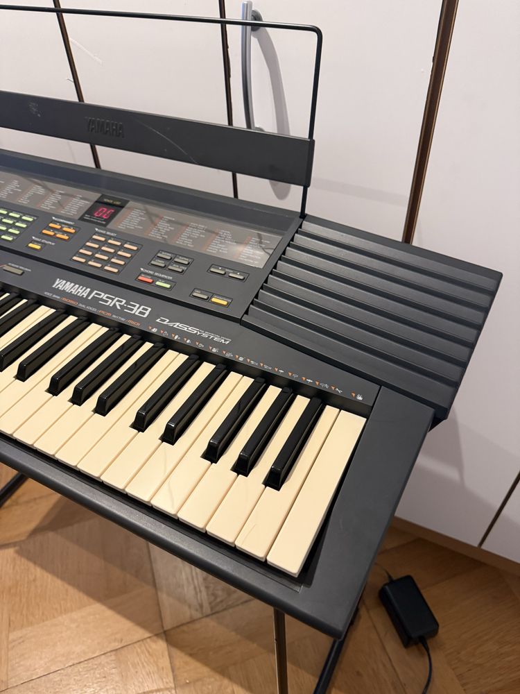 Синтезатор Yamaha psr-38 + стійка