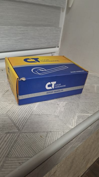 Міжкімнатна дверна ручка Comit сріблясто-матова