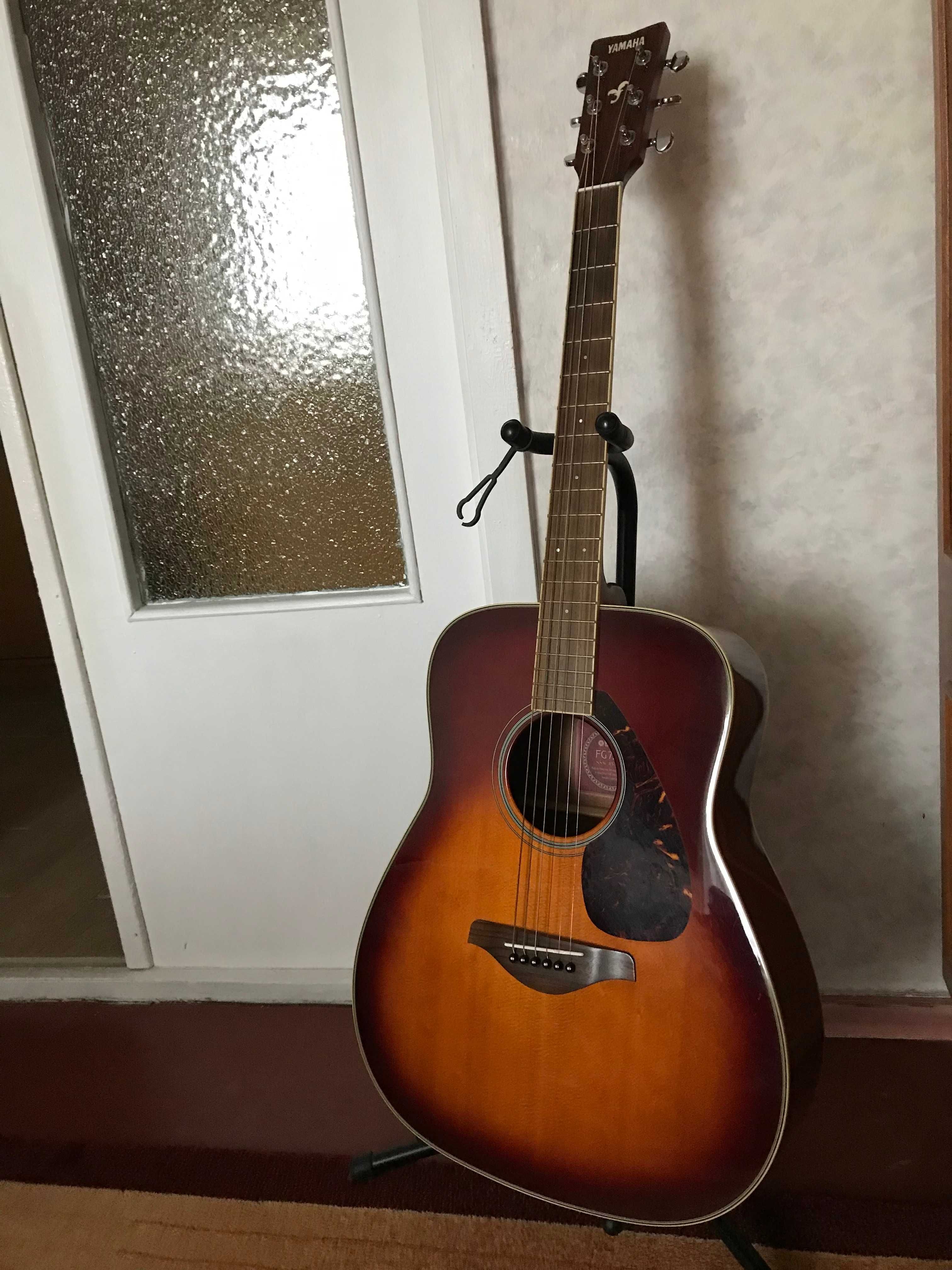 Yamaha FG720S BSB