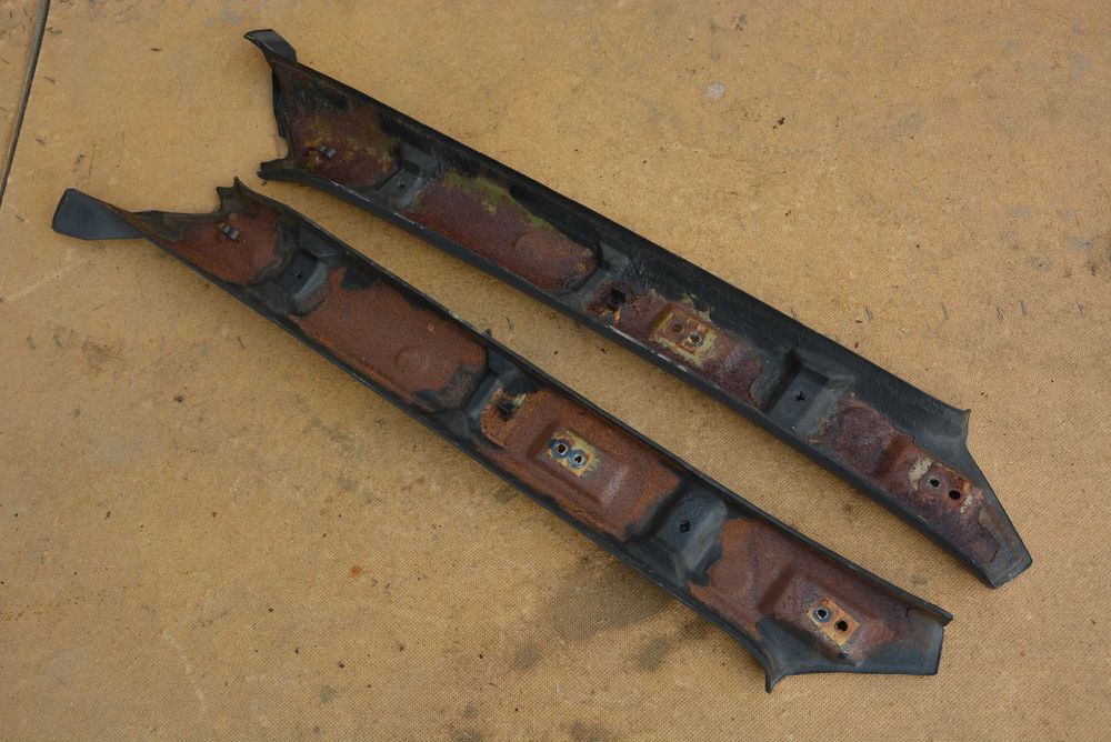 Toyota Supra MK3 osłona słupka A lewa prawa