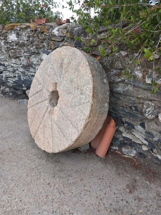 Pedra decorativa de granito redonda