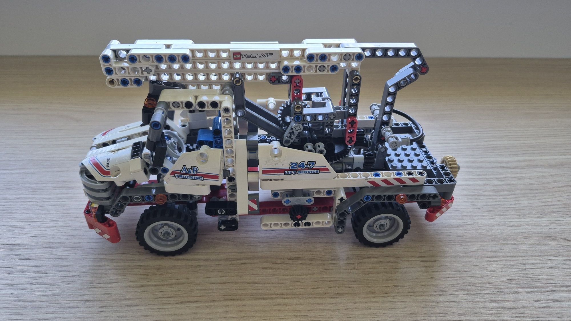 Lego technic 8071 podnośnik