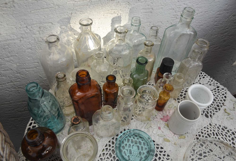 Sprzedam stare przedwojnne butelki buteleczki