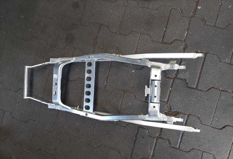Stelaz Zadupka Ogona Yamaha R6 Rj03 YZF 98-02