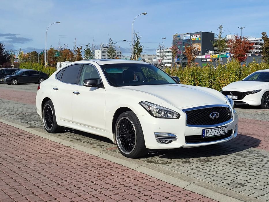 Infiniti Q70 Infiniti q70 2015 AWD 3.7 LPG