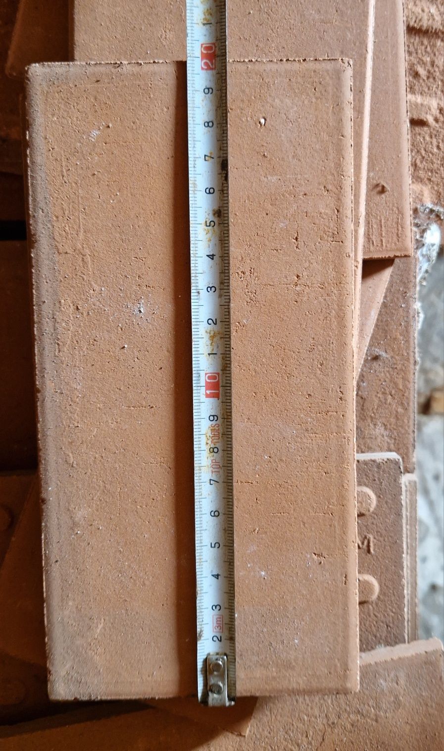 Płytki gresowe w stylu rustykalnym 10×20 cm