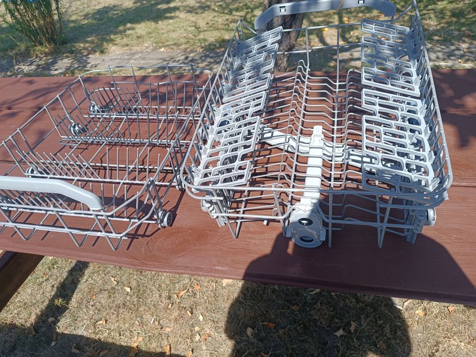 Dwa kosze do zmywarki Ariston hotpoint 45 cm