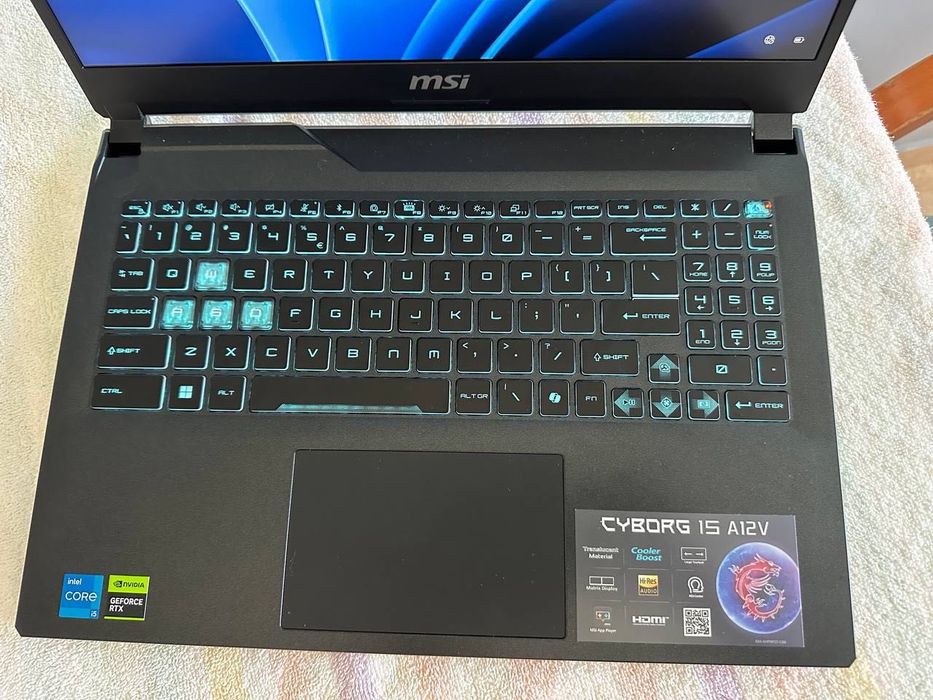 Laptop MSI Cyborg 16GB RAM 512GB SSD GeForce RTX4050
Windows 11 Home