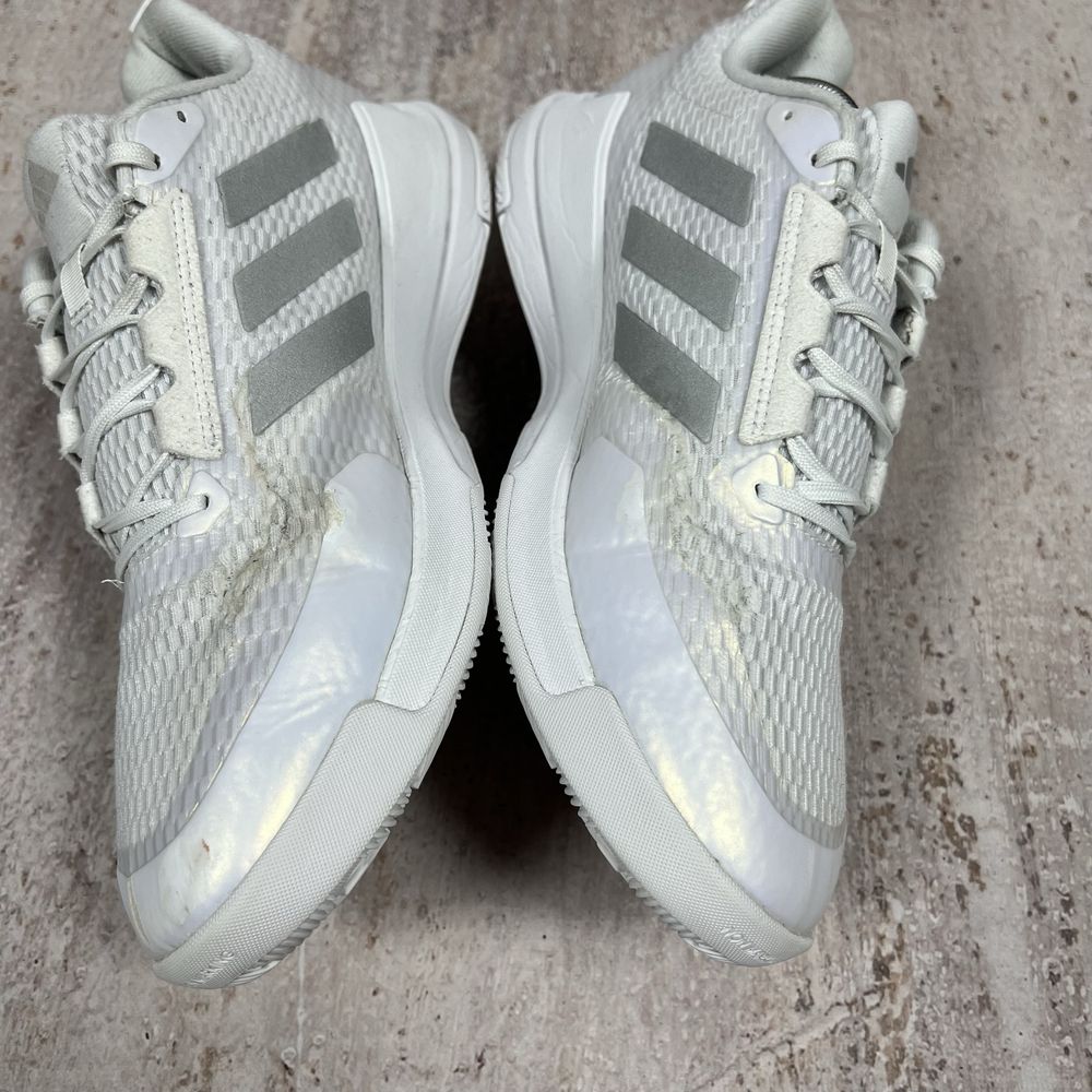 Оригінал кросівки Adidas Novaflight 2 44 розмір