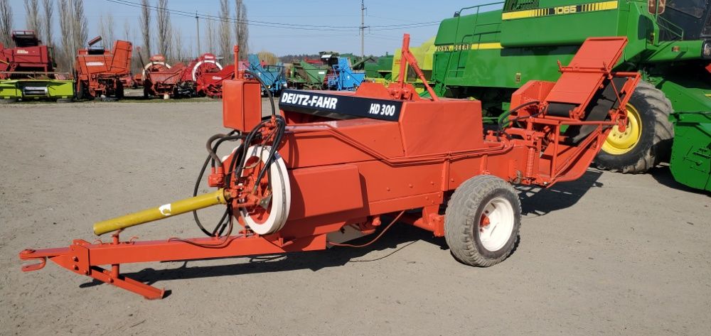 Прес підбирач DEUTZ-FAHR HD 300