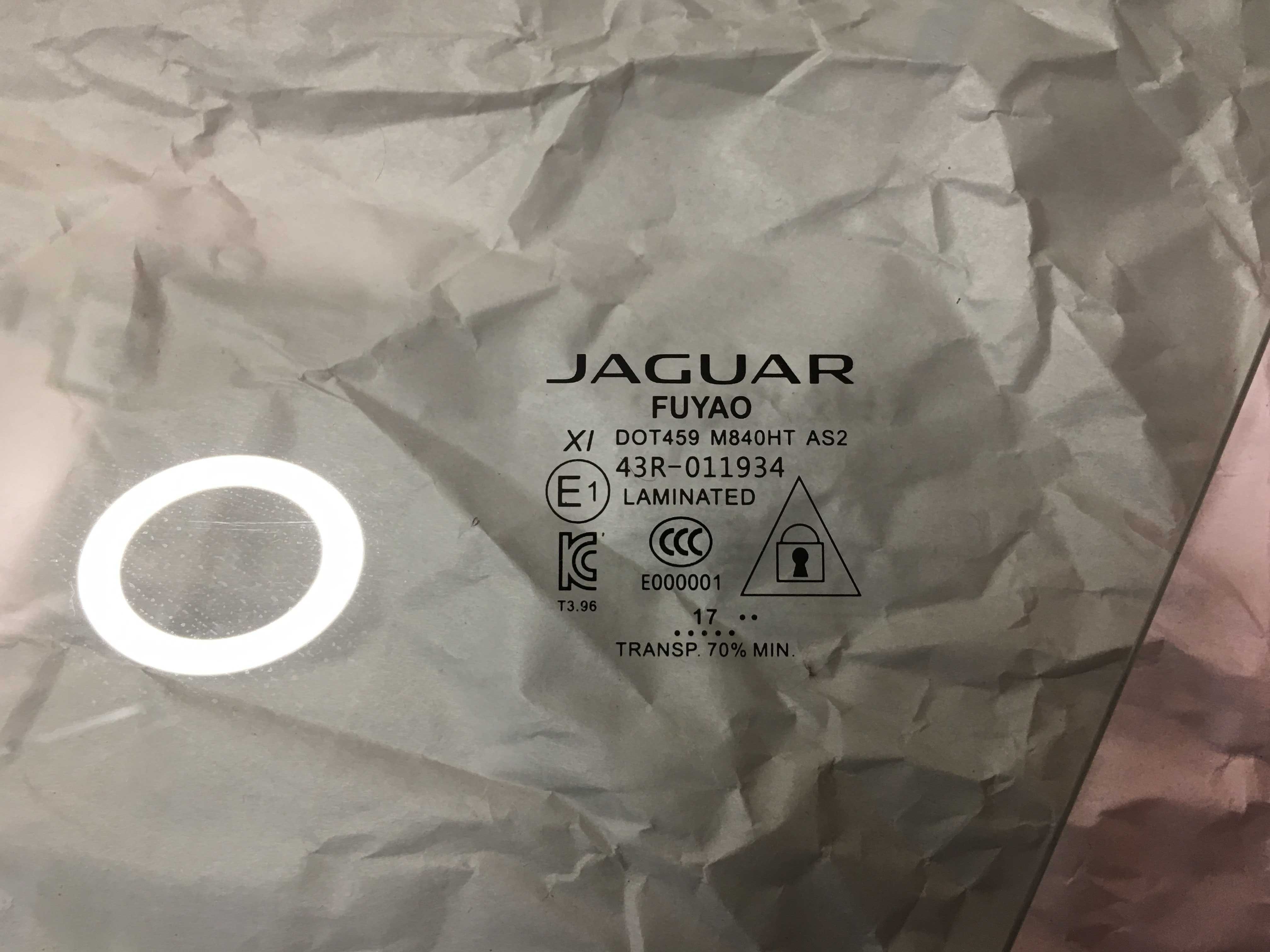 стекло левой передней двери для  Jaguar  I-Pace X590 2017