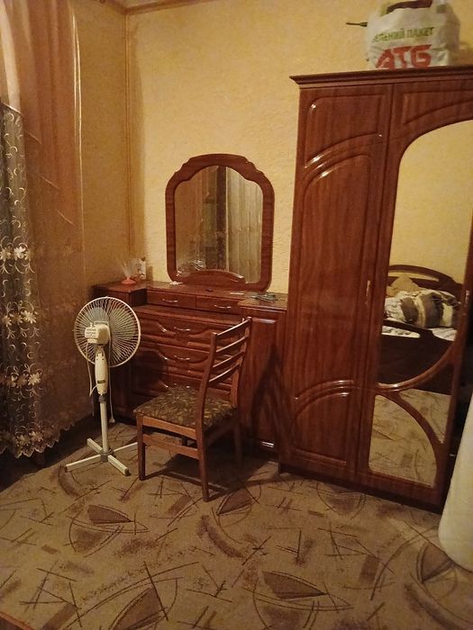 Продам спальный гарнитур
