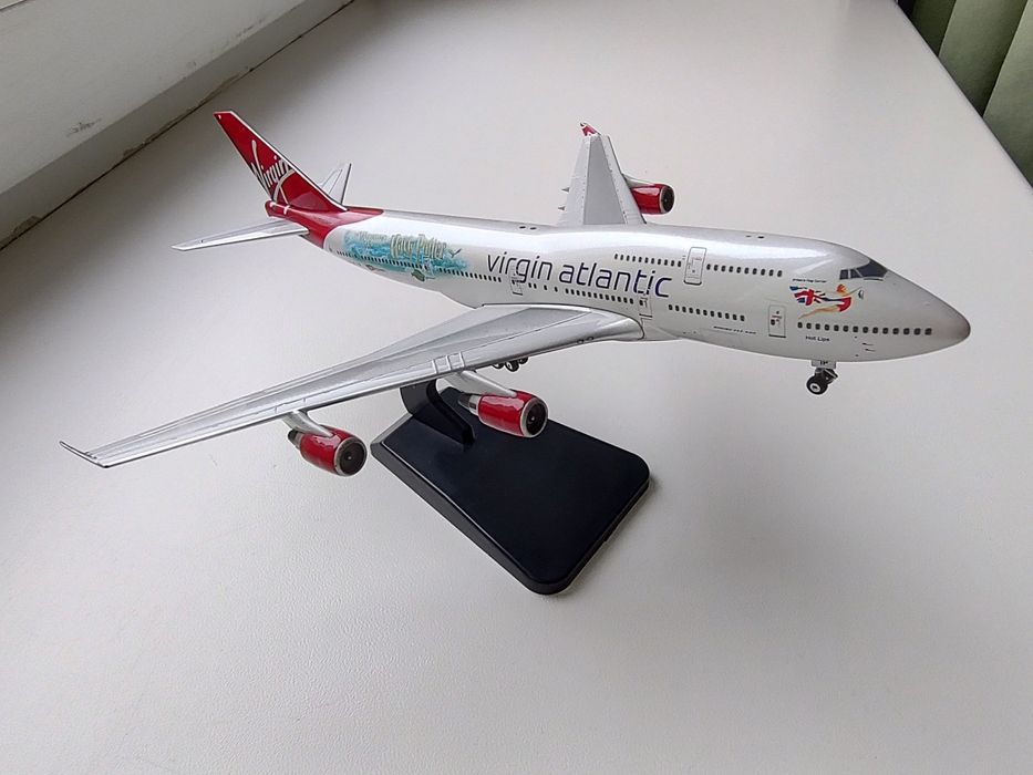 Модель літака, модель самолета. Масштаб 1:400