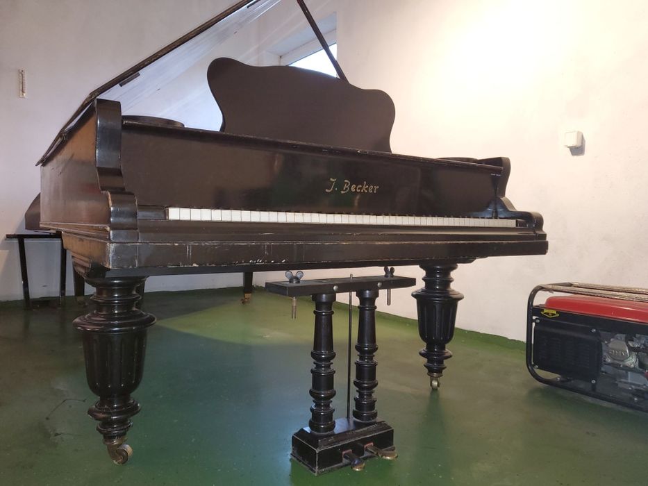 Fortepian Jacob Davidovich Becker (Bekker) pianino 1904 - 1914 J.Becke