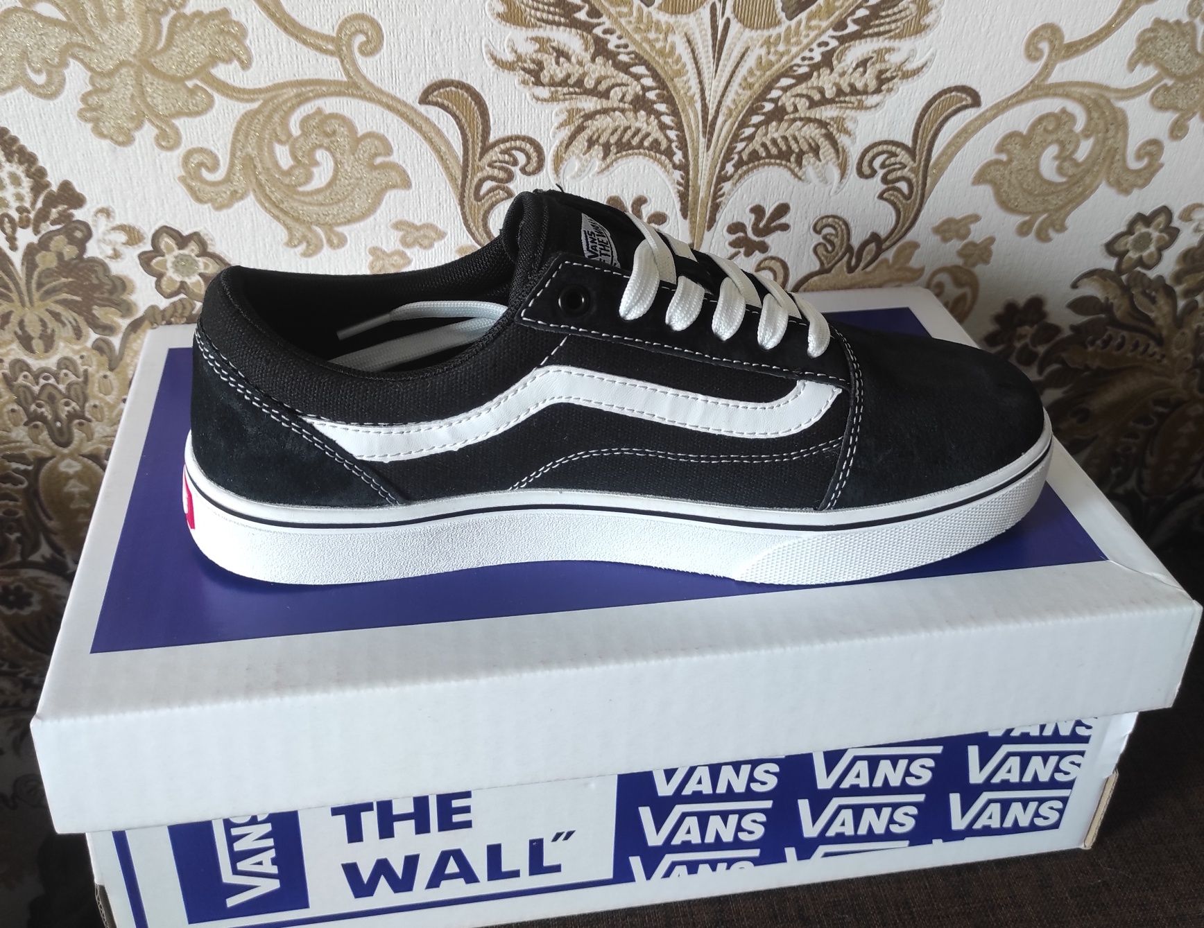 Продам кеди типу " vans"