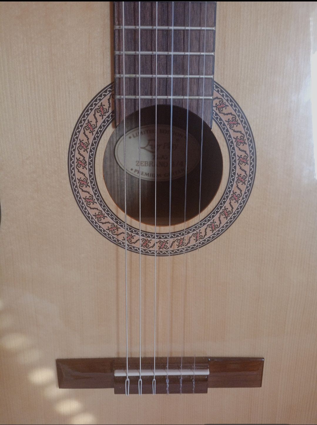 Gitara jak nowa z dodatkami