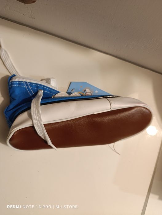 Piórnik szkolny w kształcie trampka