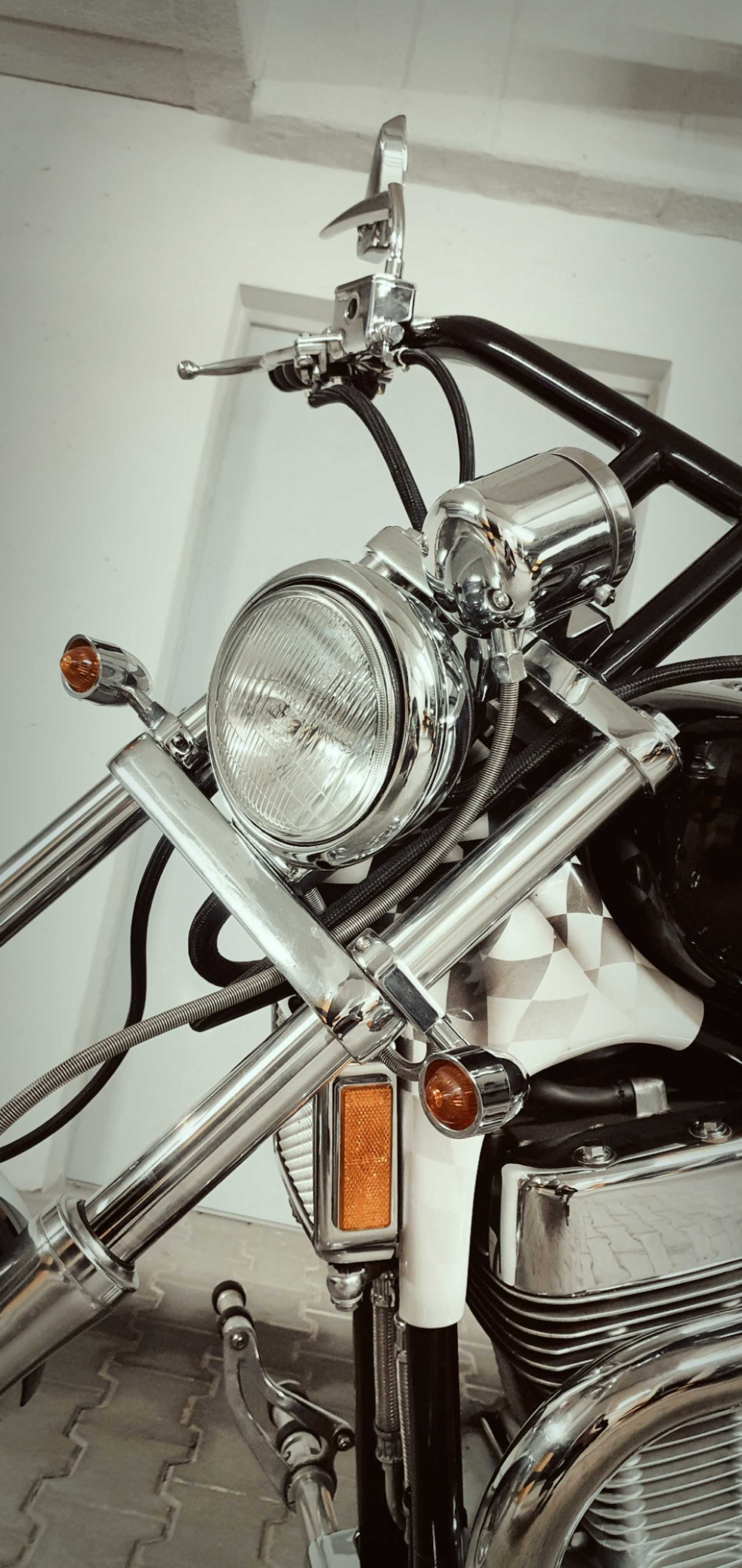 Suzuki Intruder VS1400 Custom