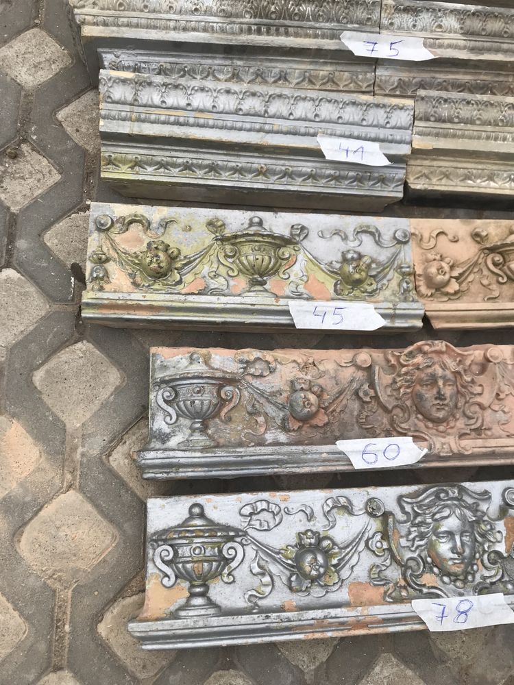 Gzyms - zwieńczenie zabytkoweko pieca kaflowego- kompletny-