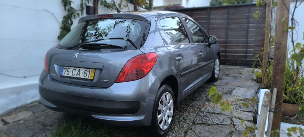 OTIMA OPORTUNIDADE - Peugeot 207 1.4 16 V