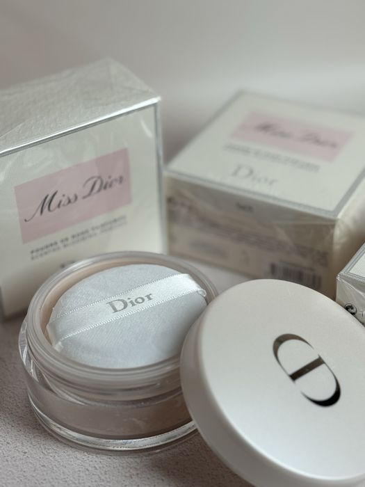 Пудра Dior розсипчаста сяюча для обличчя і тіла