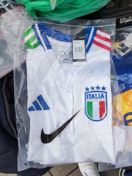 T-shirts clubes e seleções 2025