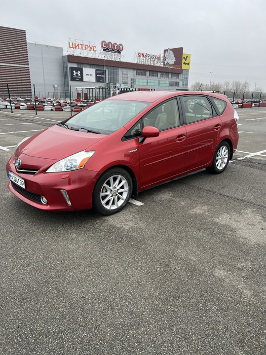 Aренда авто/такси TOYOTA PRIUS V ГАЗ НА КОЖЕ