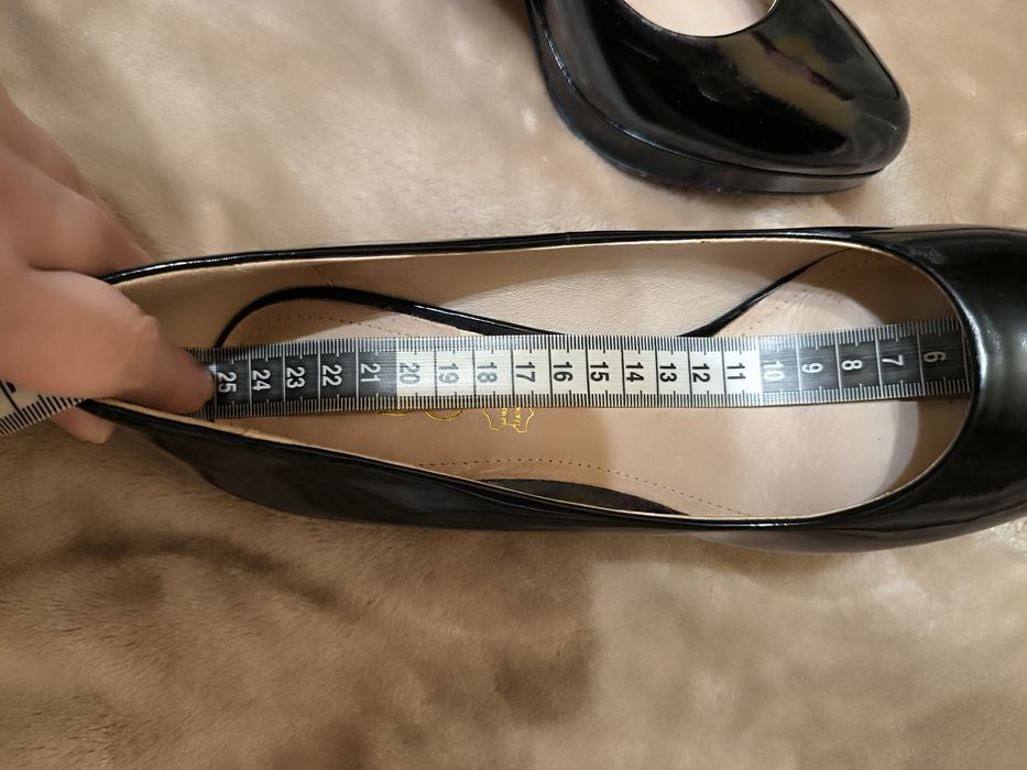 Женские туфли 39 р 25 см, лаковые
