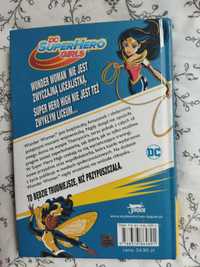 Książka Wonder Woman w SUPER HERO HIGH Lisa Yee