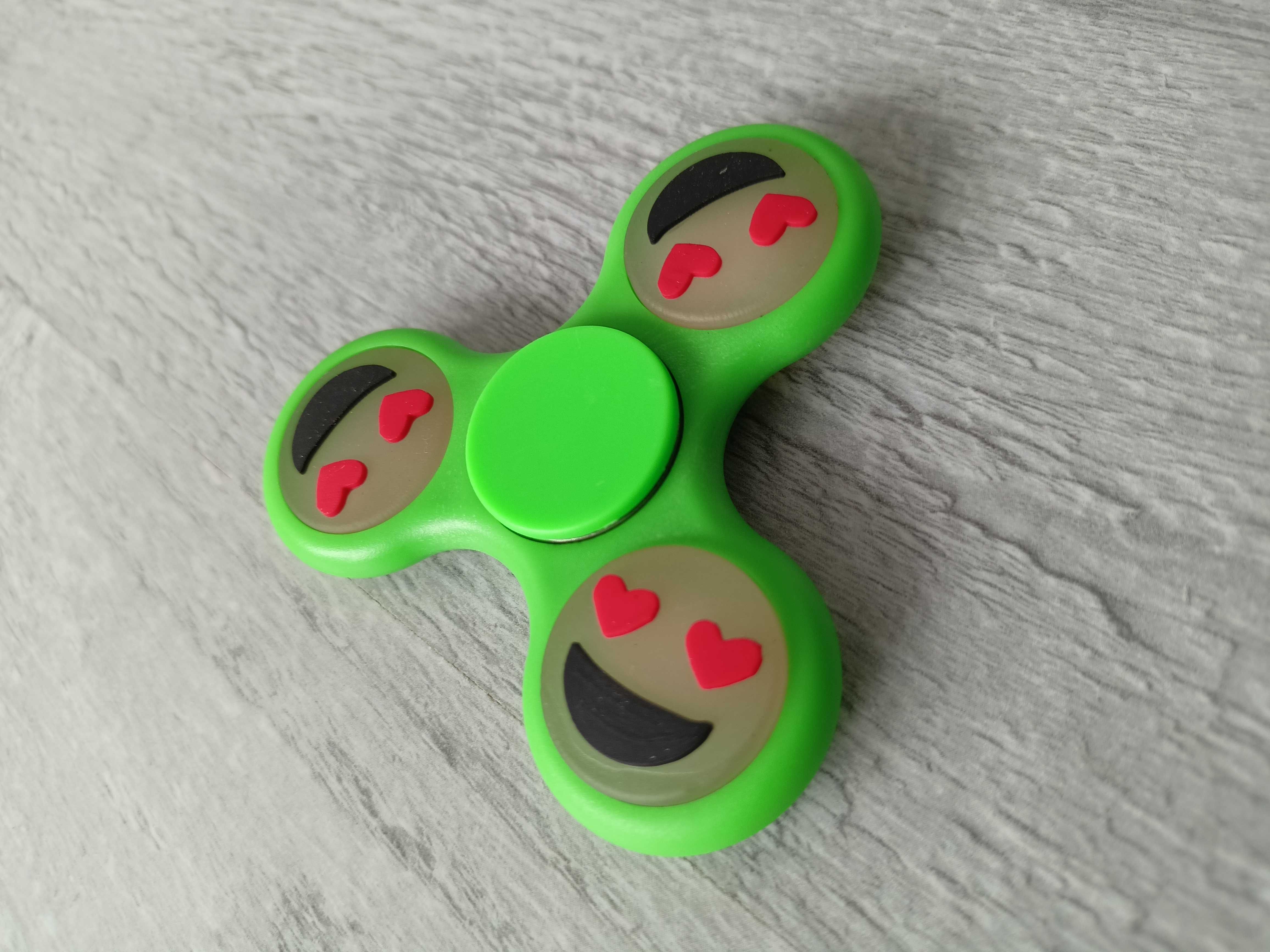 Fidget spinner fluorescencyjny buźka