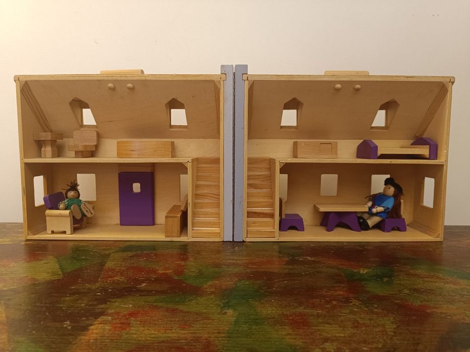 Casa de Bonecas de Madeira Dobrável Melissa & Doug Fold & Go Mini Doll